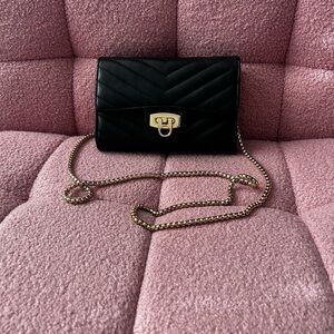 Elegant Black Quilted Chain Bag